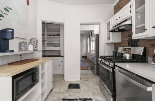 East Walnut HIlls House | StaySalutaris | Cincinnati