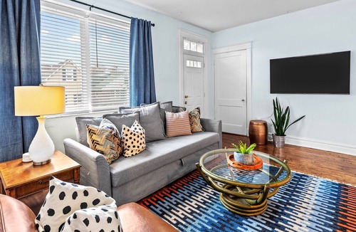 Southwest Garden Apartment | StaySTL*Safe Neighborhood*Stylish Apt*W/D*Parking