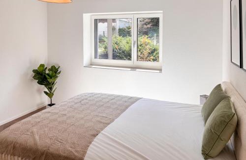 Dietikon District Apartment | STAYY Urban Base Premium Apartment - 24h Self Check-in with free Parking
