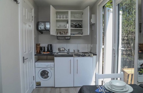 Crofton Park House | Stayzo Crofton Park - Central London Studio