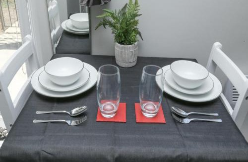 Crofton Park Apartment | StayZo - Crofton Park - Central London refurbished Studio