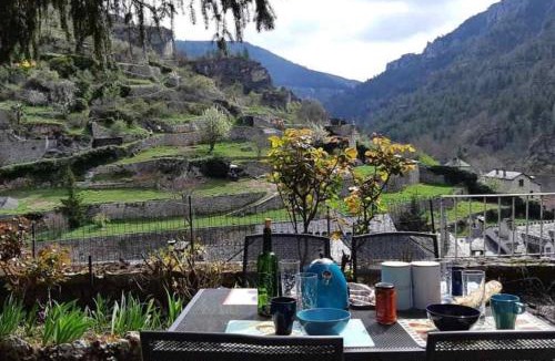 Sainte-Enimie House | Ste ENIMIE GITE terrasse privative vue imprenable