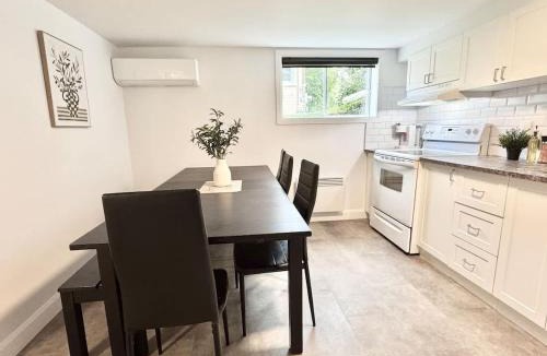 Cite-Universitaire Apartment | Ste-Foy urban area - 4 bedrooms - Spa - EV chrger
