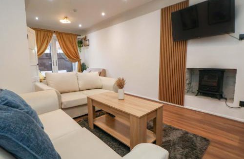 Hoole House | Steam and Stay Hoole