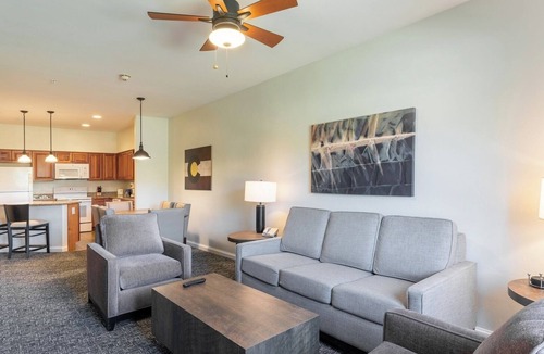 Steamboat Springs Resort | Steamboat Springs | Comfortable Alpine Retreat | Pool + Hot Tub | 3BR Sleeps 8