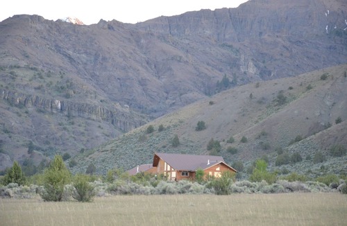 Cedarville House | steamboat stop over ranch