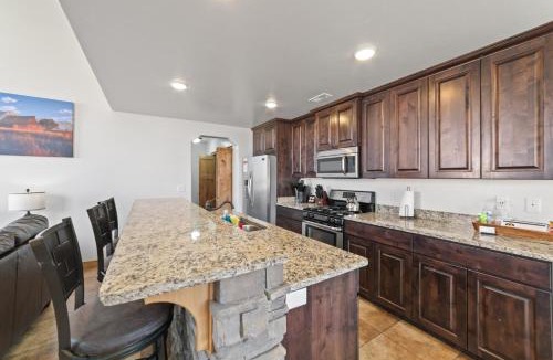 Moab South Valley House | Steel Bender Villa