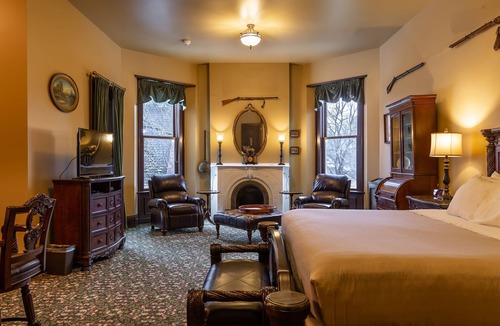 Painesville Hotel | Steele Mansion
