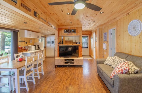 Tudor and Cashel Cottage | Steenburg Shores & S'mores