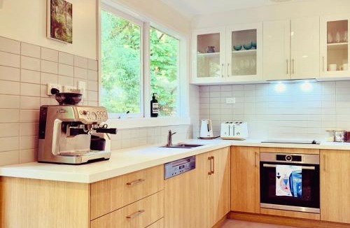 Belgrave House | Steep Creek Retreat