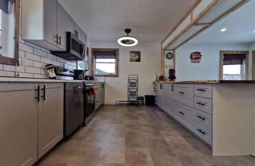 Manitoba Apartment | STEEP ROCK 5 Bdrooms