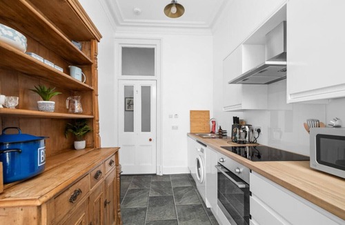 Montrose Apartment | Steeple View Apartment