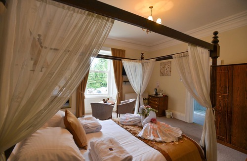 Sutton-in-Craven Hotel | Steeton Hall Hotel