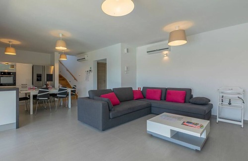 Galizana Villa | Stefanja Modern retreat