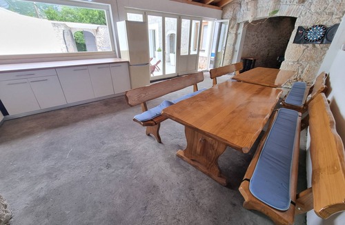 Tribalj House | Steinhaus mit privatem Außenpool by Interhome