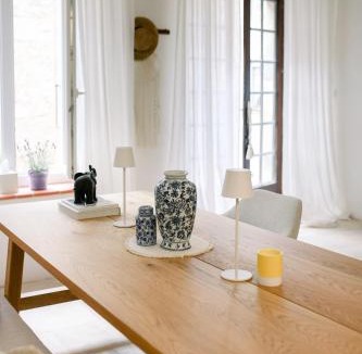 Ribaute Apartment | Steinhaus mit Dachterrasse und Badefluss