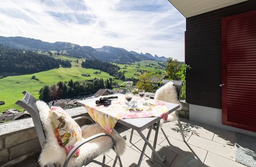 Wildhaus Ski Chalet | Steinrüti 5-room holiday home with view on the Churfirsten mountains