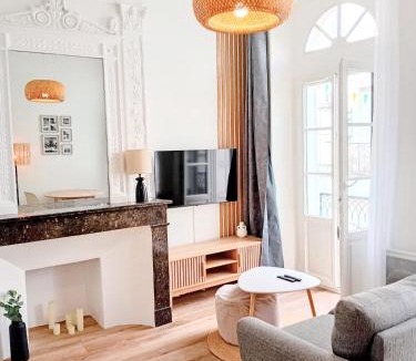 Villeneuve-sur-Lot Apartment | Stelina Haussmann - Appart 1 chambre avec balcon - Hypercentre
