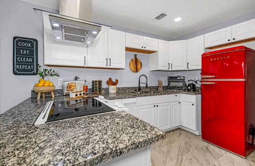 Clodine House | Stella Artistic 4BRs home- amazing pool-Energy Corridor, Asian town-Houston