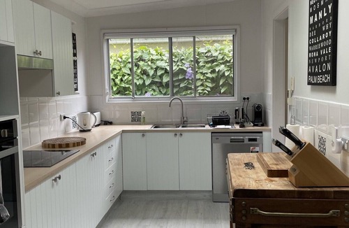 Patonga House | Stella's Beach House with Pool