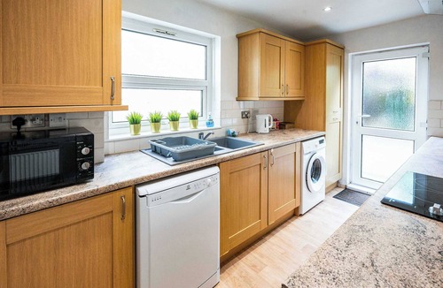 Staple Hill House | Stella's Cottage by STAE-Homes