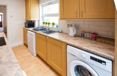 Staple Hill House | Stella's Cottage by STAE-Homes