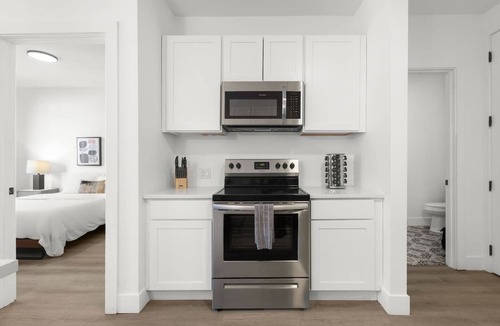 Elizabeth Apartment | Stellar 1BR 15 Min from EWR Free Parking!