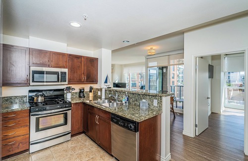 Marina District Condo | Stellar 2-bedroom view condo with WiFi/gym in San Diego's Gaslamp District