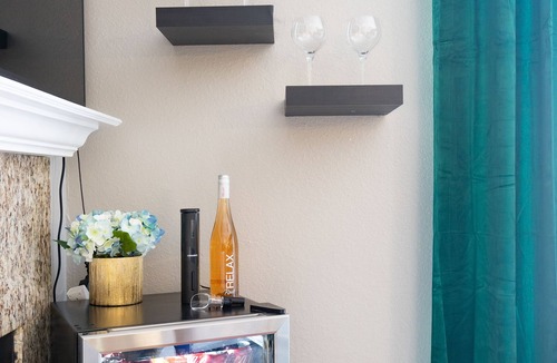 Uptown House | Stellar City Suites