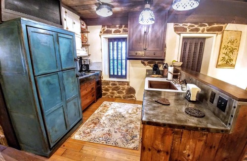 Lindsborg Cottage | Stenhuset Historic 1877 Stone House Retreat