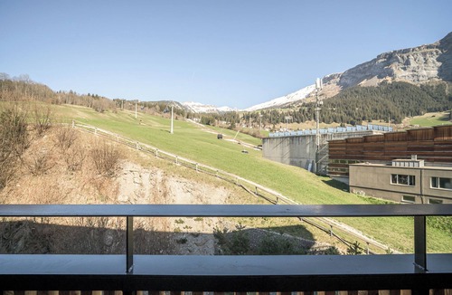 Flims Apartment | Stenna Bergblick - bright and modern 3.5 room apartment for 4 people.