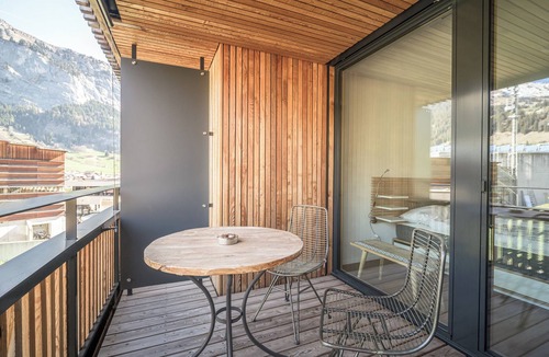 Flims Apartment | Stenna Bergblick - bright and modern 3.5 room apartment for 4 people.