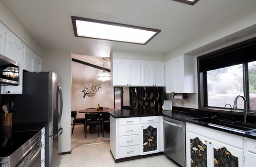 Roseburg House | Step Back in Time at Our 1970s Retro Retreat *Game Room* Lounge* Right off I5