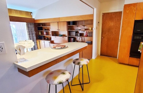 Shearer Hills - Ridgeview House | Step back in time! Grandma's MCM House is Super Cool!
