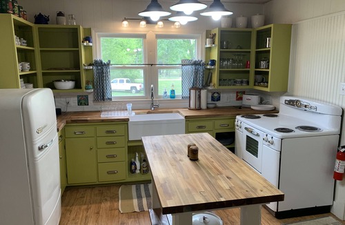 Lupus Cottage | Step Back in Time Near The Missouri River