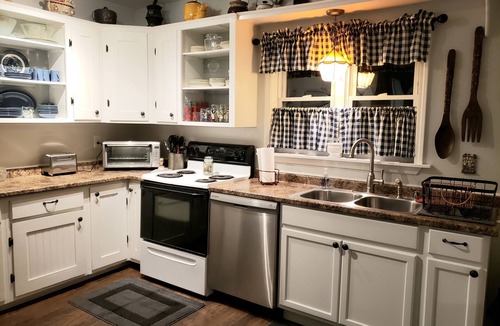Findley Lake House | Step back in time farm house