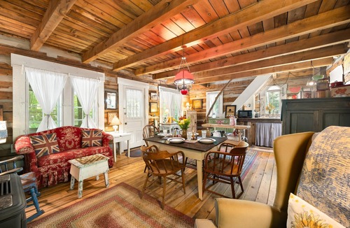 Gnaw Bone Cabin | Step back in time with the simplicity of country living.