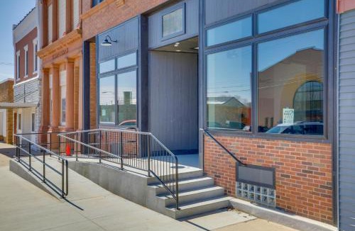 Cashton Apartment | Step-Free Cashton Apartment: Steps to Downtown!