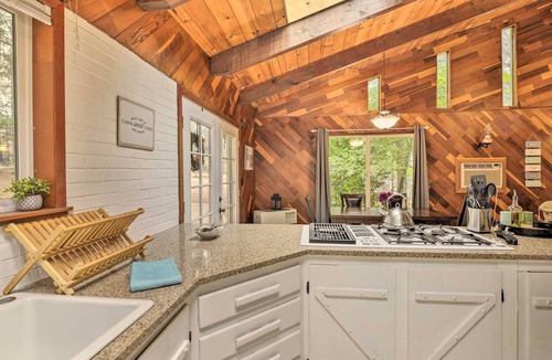 Salyer House | Step-Free Hawkins Bar Home Near Trinity River