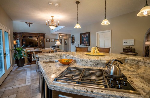 Carbondale House | Step In To the Mediterranean