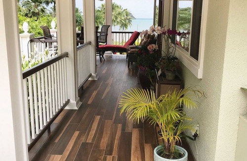 Waikane House | Step Into Serenity.