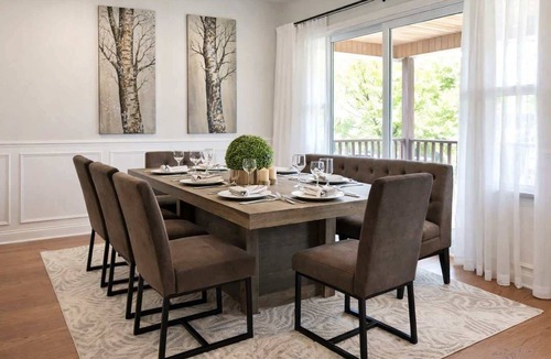 Forest Park House | Step Outside to Shops and Restaurants