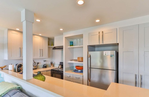 Napili Condo | Step right into the ocean! Air conditioned #105