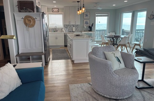 Southpointe House | STEP RIGHT ONTO THE SAND 180 degree VIEWSnUncrowded beach!