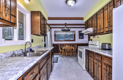 Sayner House | Stepaway Vacation Rentals- Conifer Cabin