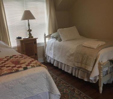 Candia Bed & Breakfast | Stephen Clay Homestead Bed and Breakfast