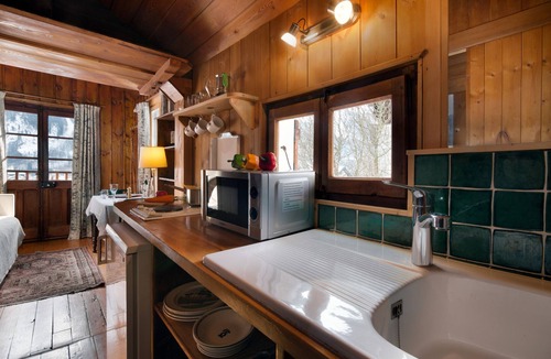 Chamonix City Centre Cabin | Stephen's Mazot, central Chamonix