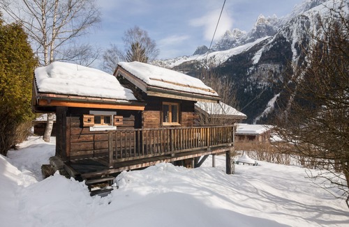 Chamonix City Centre Cabin | Stephen's Mazot, central Chamonix