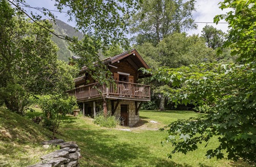 Chamonix City Centre Cabin | Stephen's Mazot, central Chamonix
