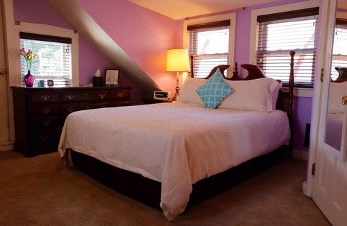 Salem Bed & Breakfast | Stepping Stone Inn